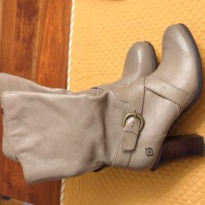 Nwt leather taupe boots